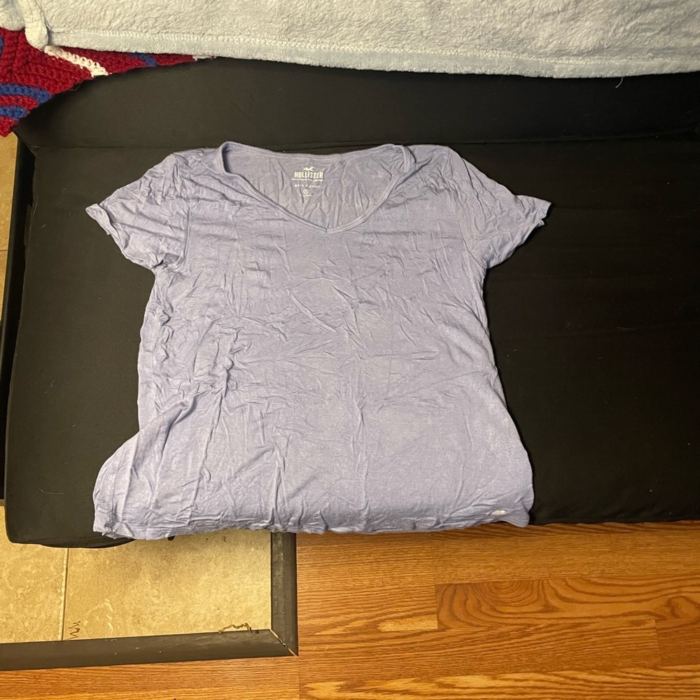 Size Medium Hollister Periwinkle Tee